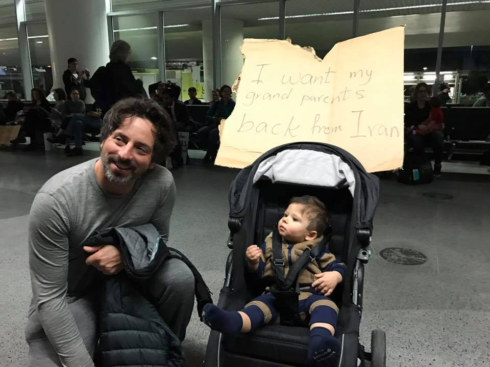 Sergey-Brin-Protest-Against-Immigration-Ban-Full واکنش شرکت های فناوری اطلاعات در مورد قانون مهاجرت ترامپ